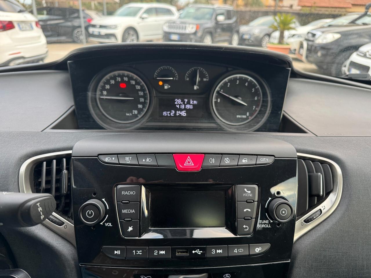 Lancia Ypsilon 1.0 FireFly 5 porte S&S Hybrid Ecochic