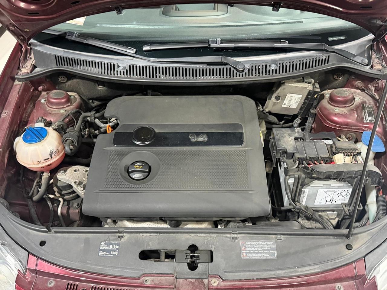 Volkswagen Polo Benzina Neopatentati 5 Posti