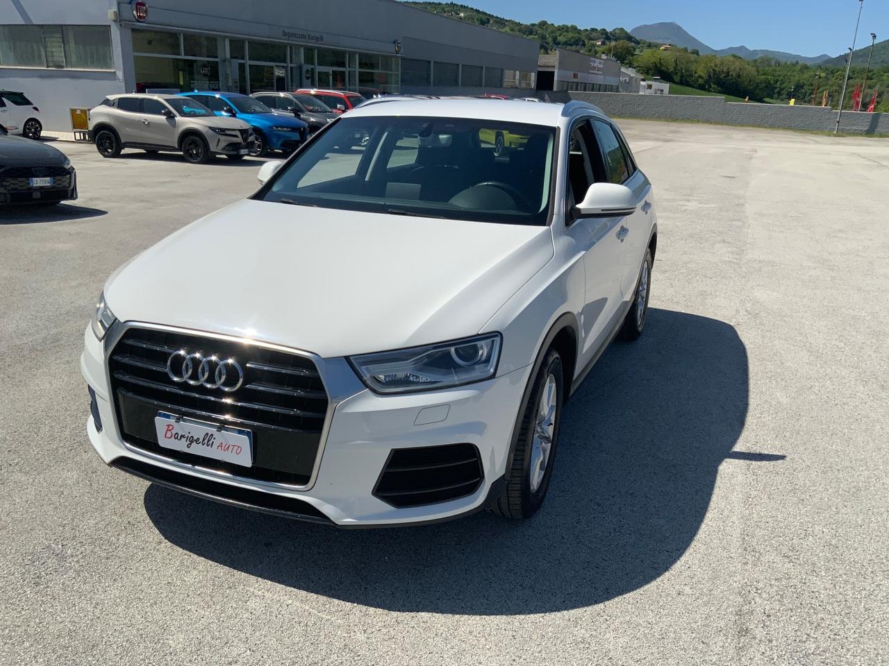 Audi Q3 2.0 TDI 120 CV Business