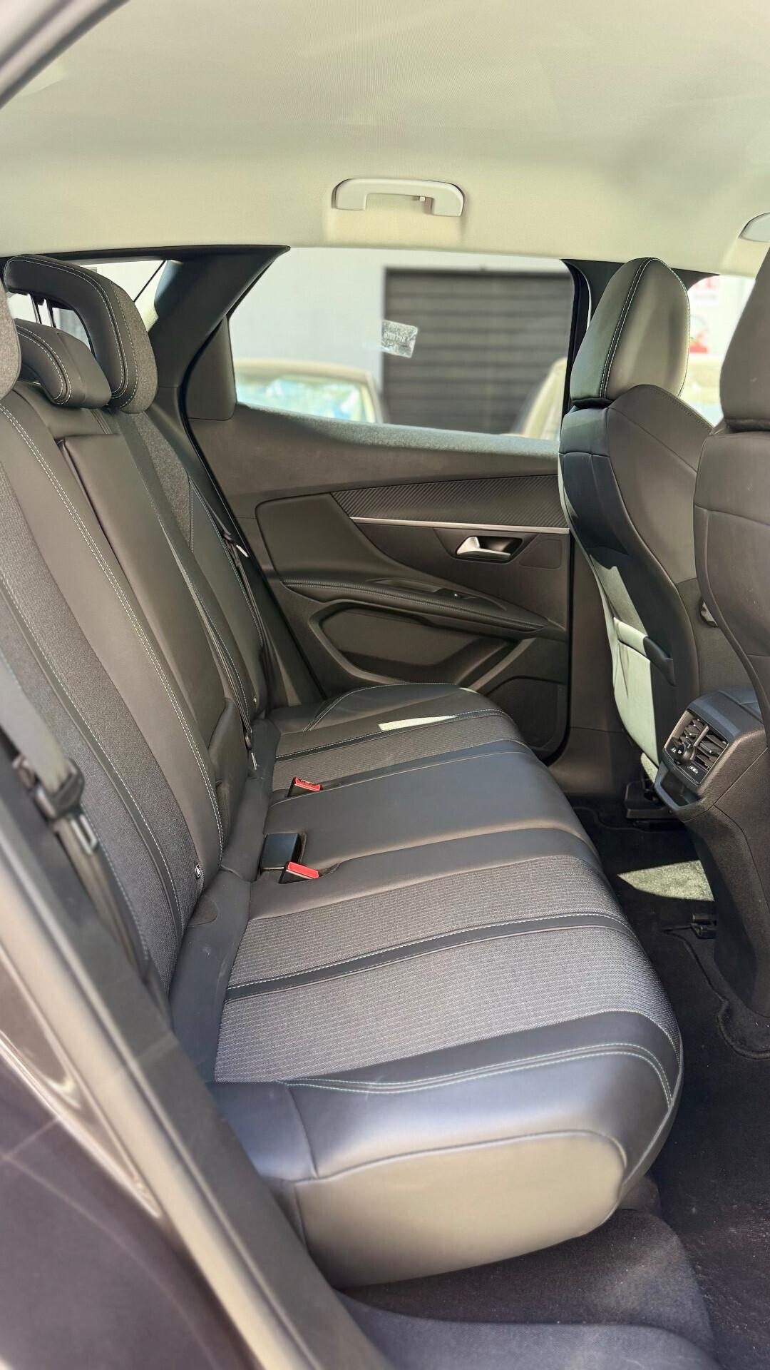 Peugeot 3008 BlueHDi 130 S&S EAT8 Allure Pack