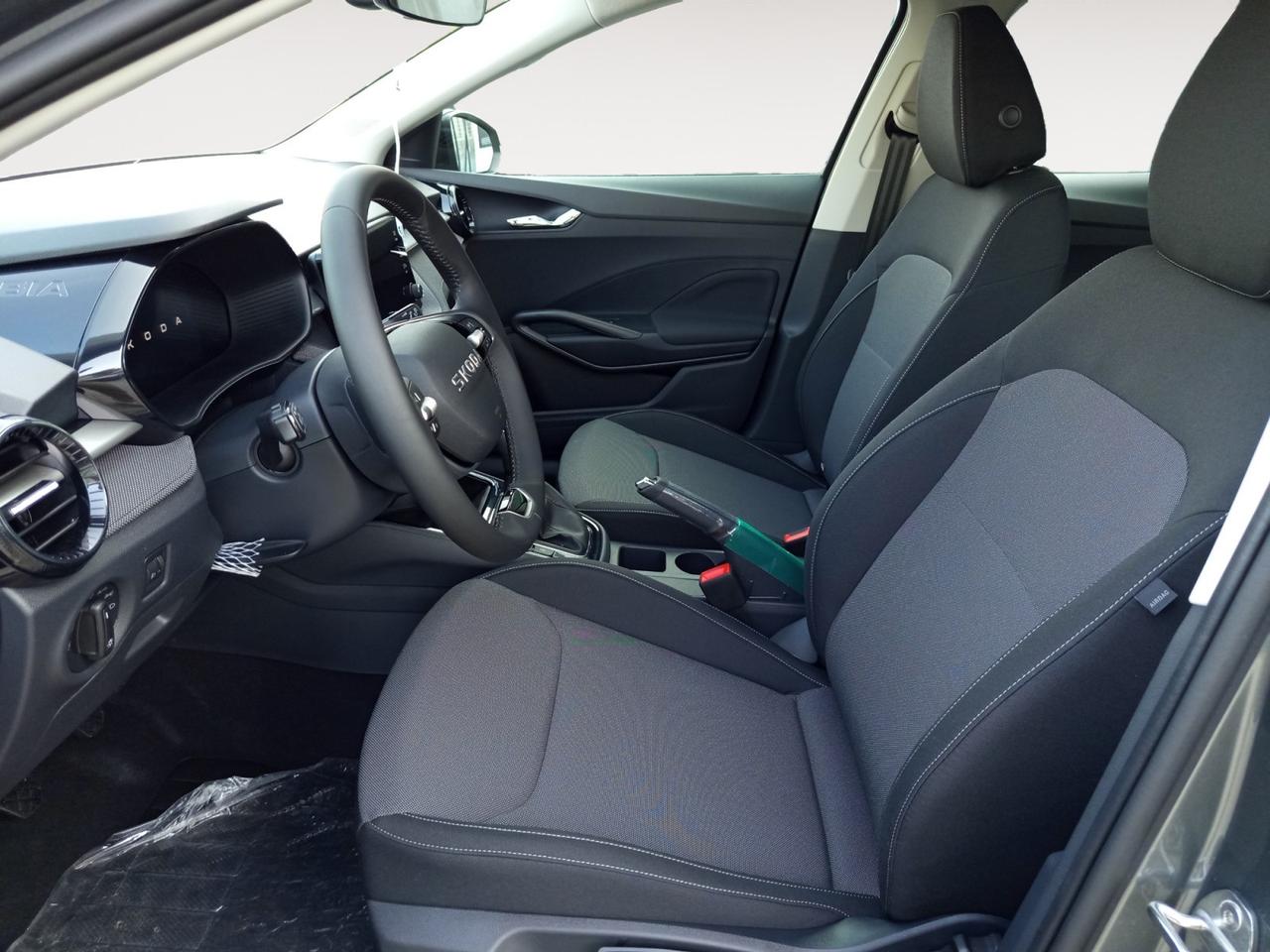 SKODA Fabia Young Edition 1.0 MPI 59 kW (80 CV) 5 marce - manuale