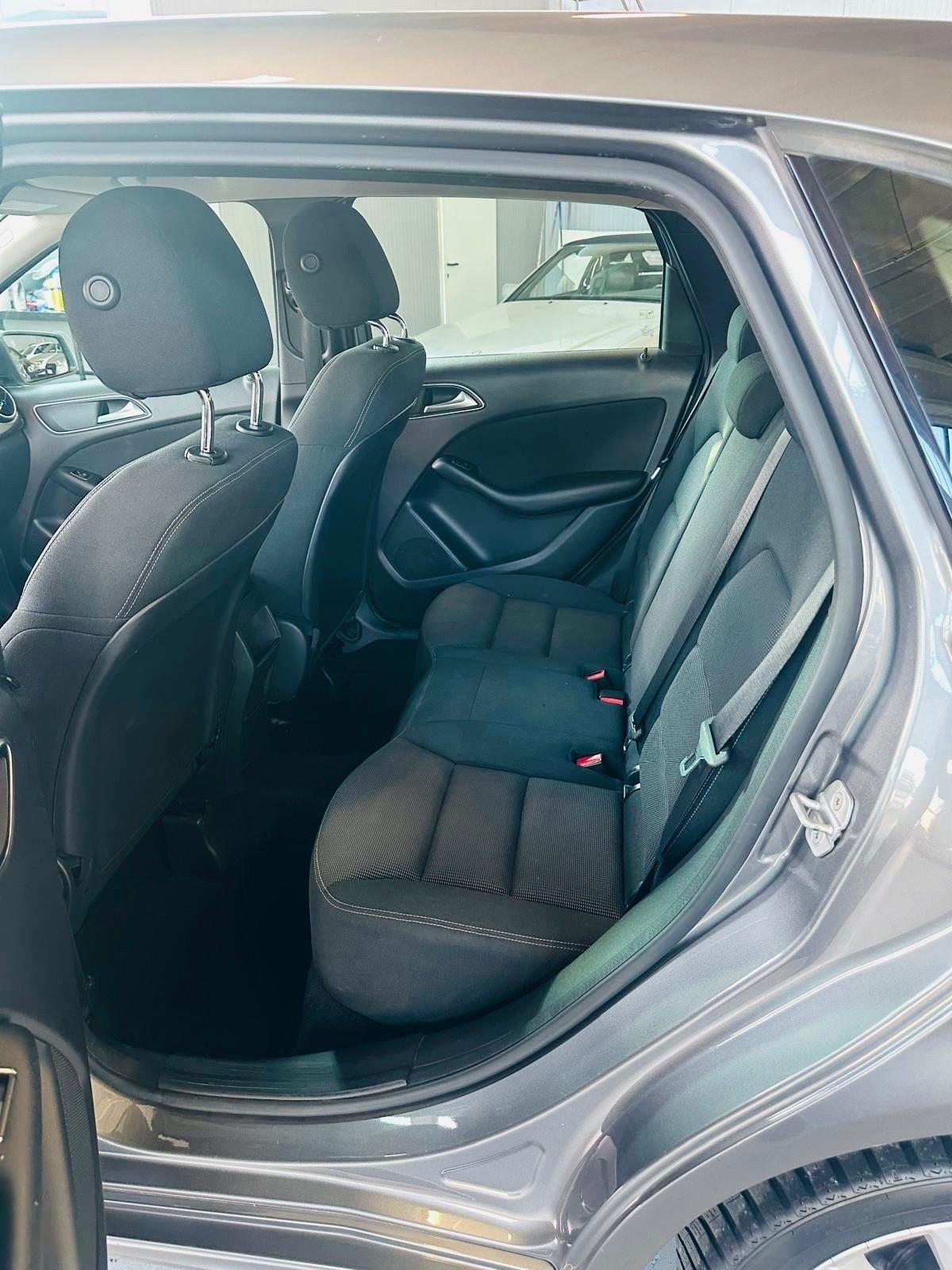 Mercedes-benz A 180 CDI BlueEFFICIENCY Automatic Premium