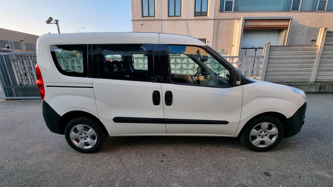 Opel Combo autocarro 5 posti