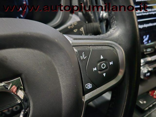 VOLVO XC60 B4 (d) AWD Geartronic Business Plus
