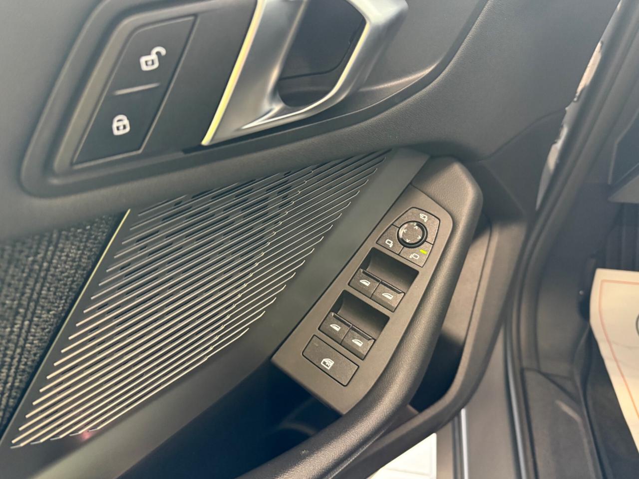 Bmw 120 48V 5p. BUSINESS