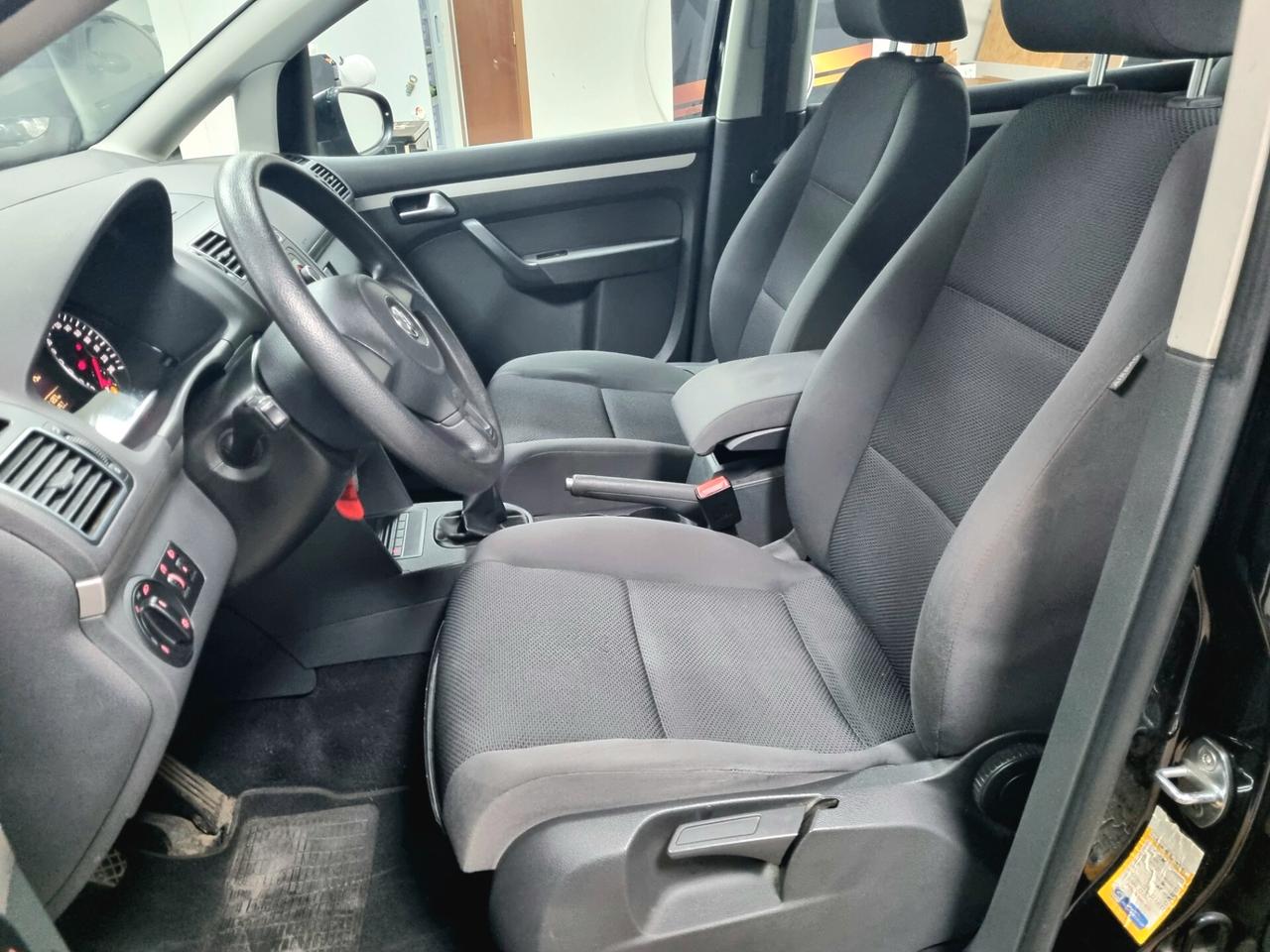 VOLKSWAGEN TOURAN 1.6 TDI 105 COMFORTLINE 7 POSTI