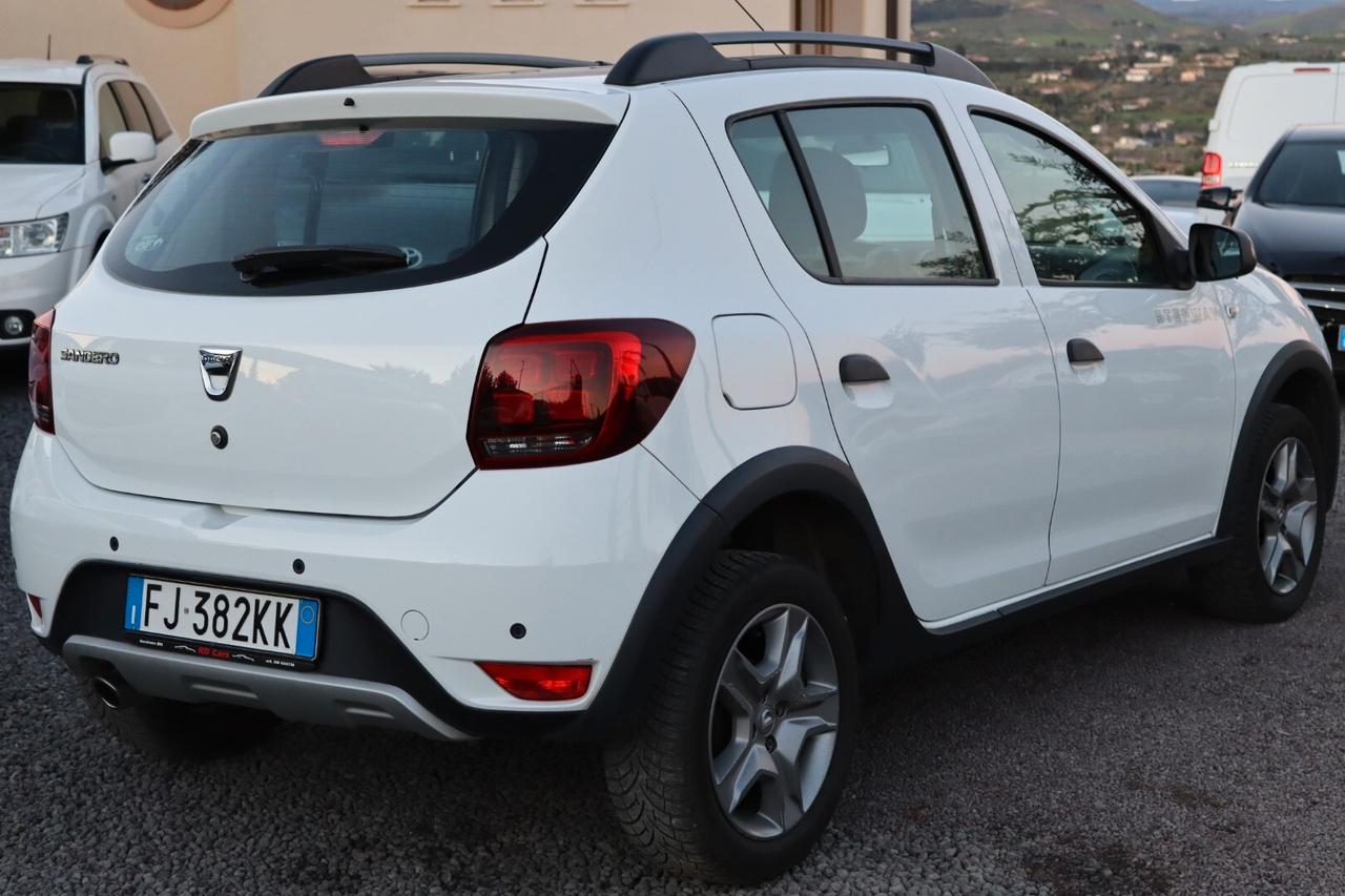 DACIA SANDERO STEPWAY 90CV GPL/BENZ.