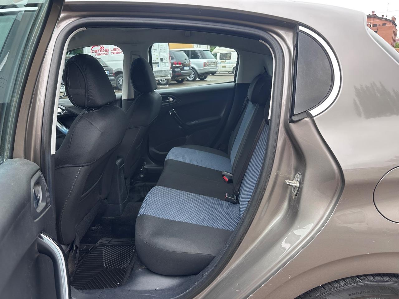 Peugeot 208 1.2 VTi 82 CV 5porte Allure Gpl