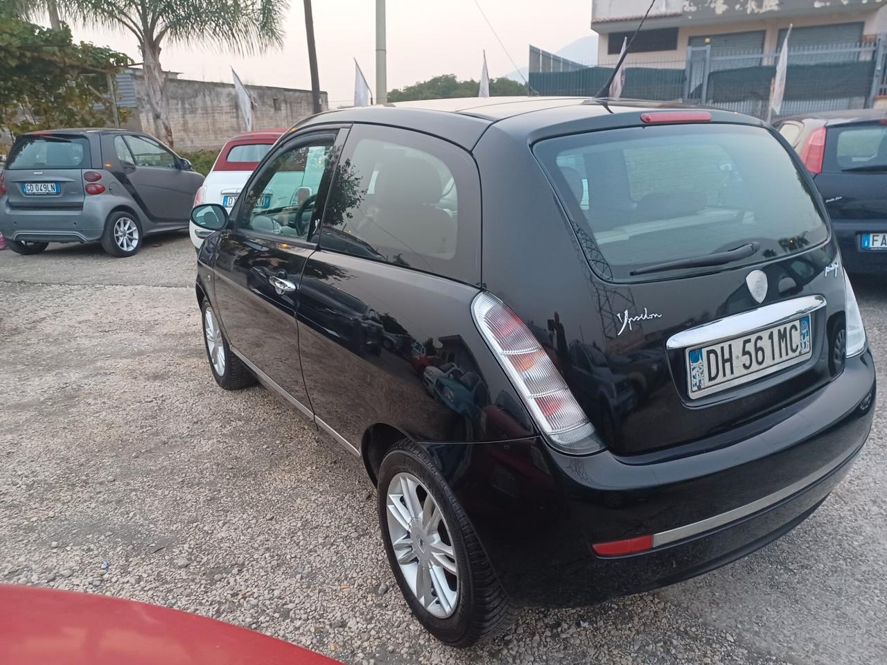 Lancia Ypsilon 1.3 MJT 75 CV Platino