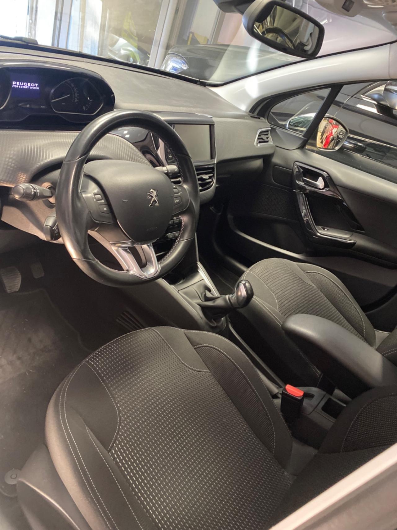 Peugeot 208 BlueHDi 100 5 porte Allure