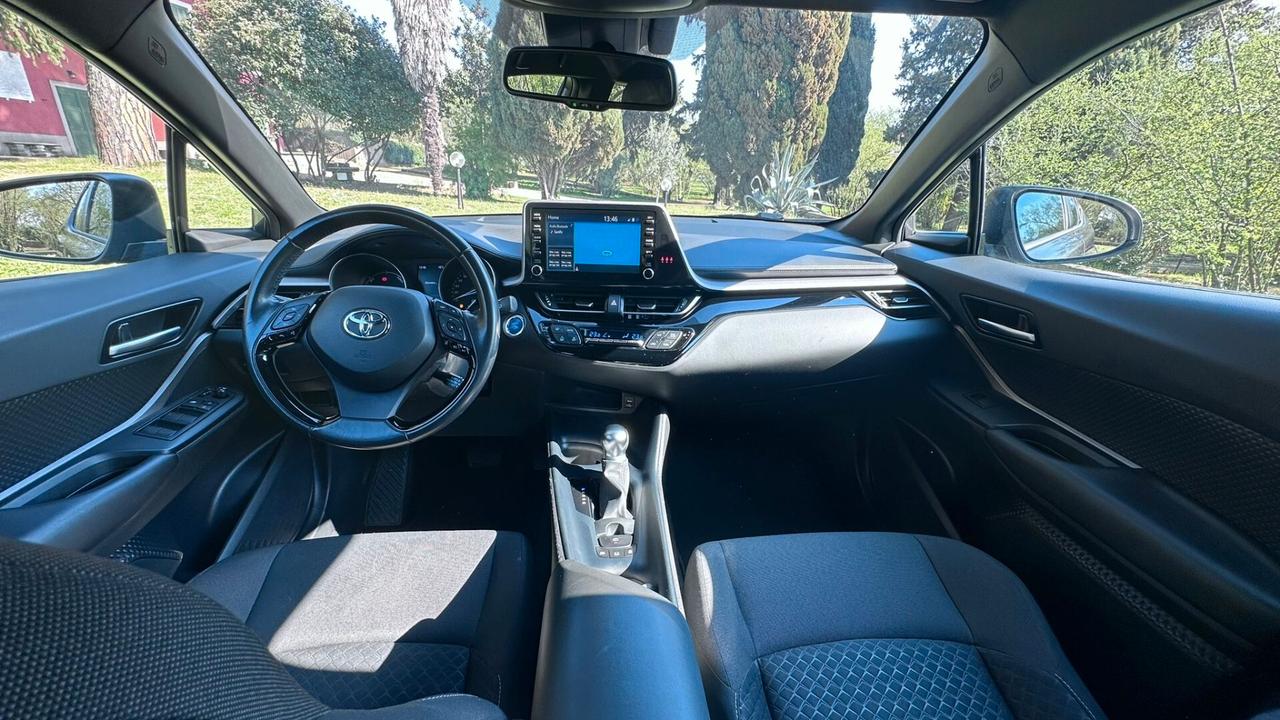 Toyota C-HR 1.8 Hybrid E-CVT Lounge PERFETTA leggi testo