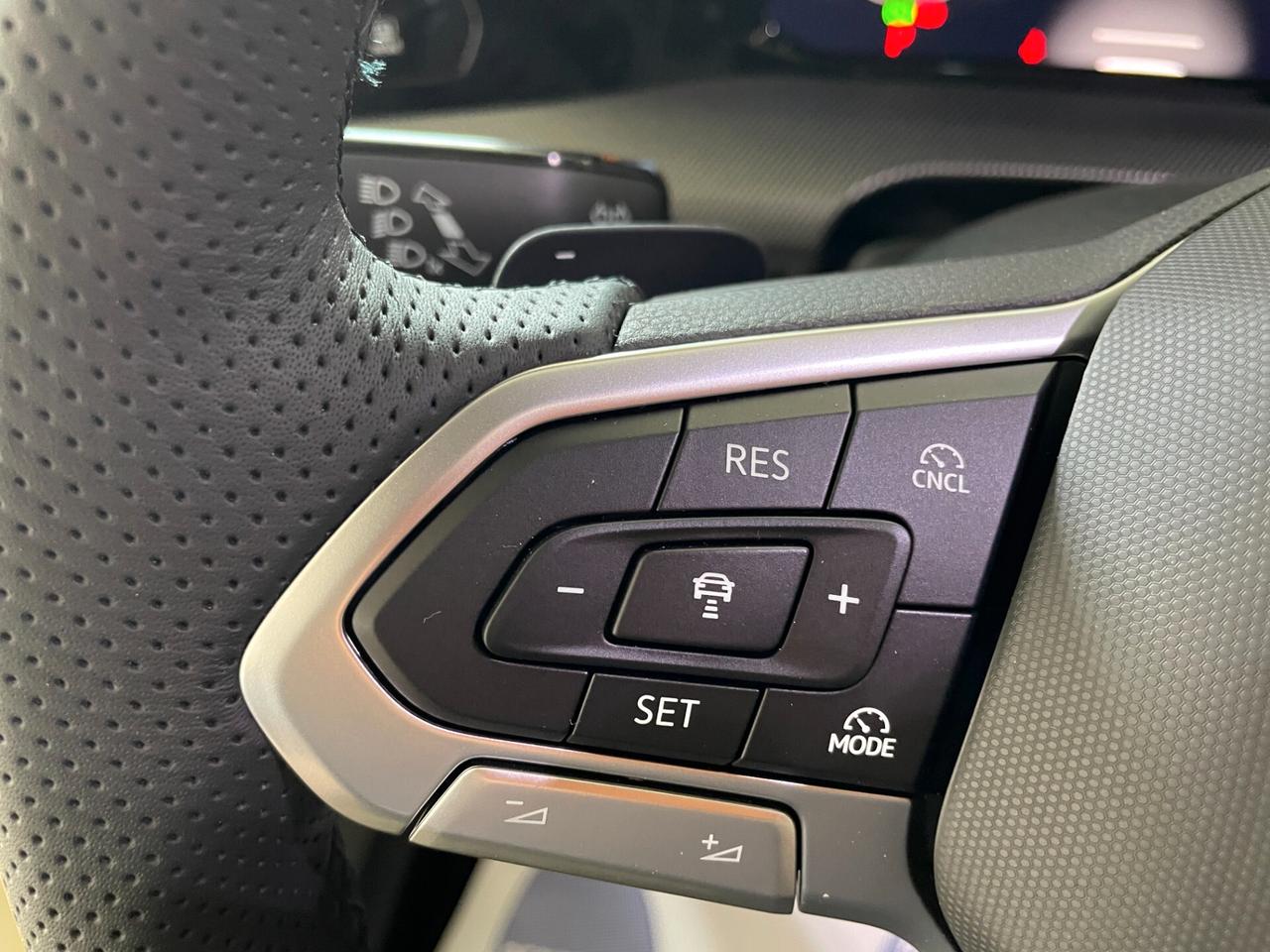 Volkswagen Golf 2.0 TDI 150 CV DSG R-Line Km0 Tetto aprib.