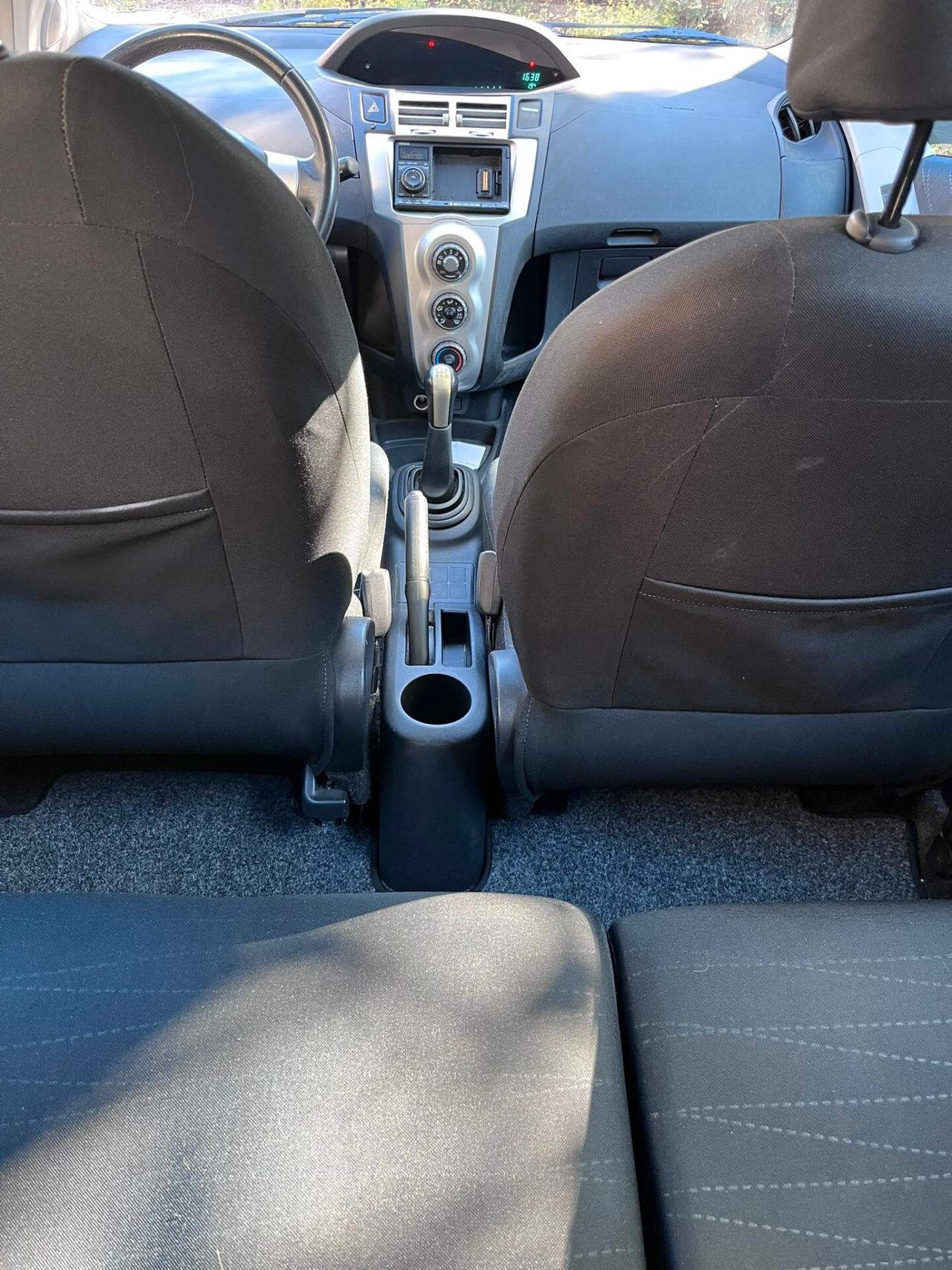 Toyota Yaris 1.0 5 porte Sol