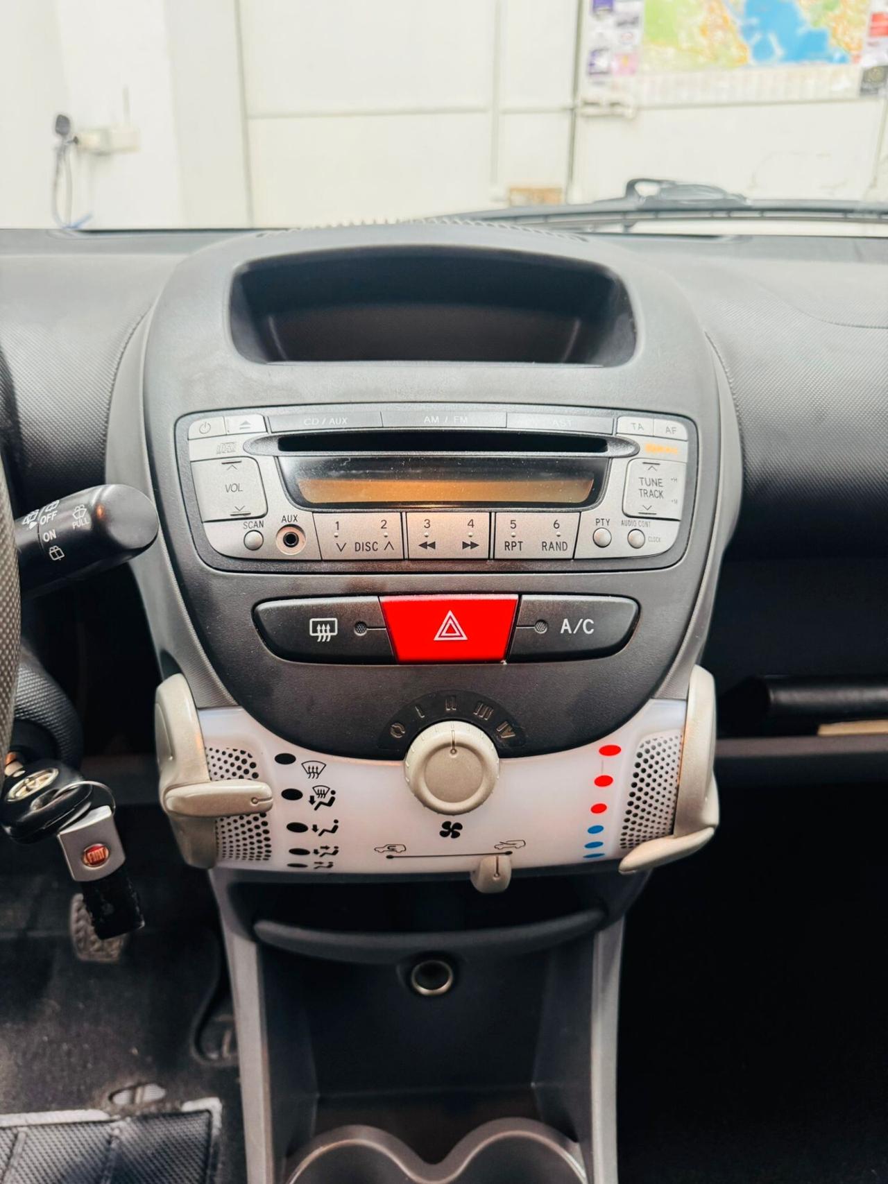 Toyota Aygo 1.0 12V VVT-i 5 porte Sol Red Edition