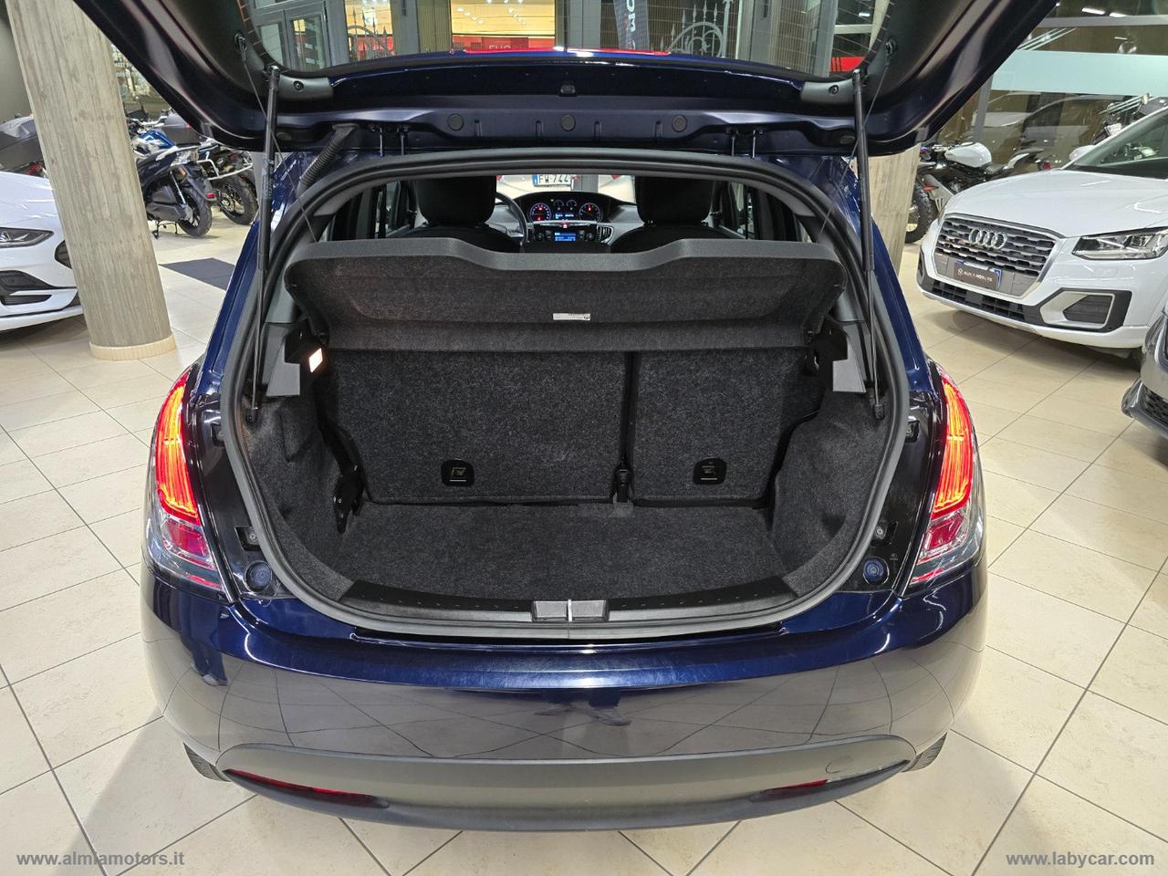 LANCIA Ypsilon 1.0 FireFly 5pS&S Hyb. Eco Silv.