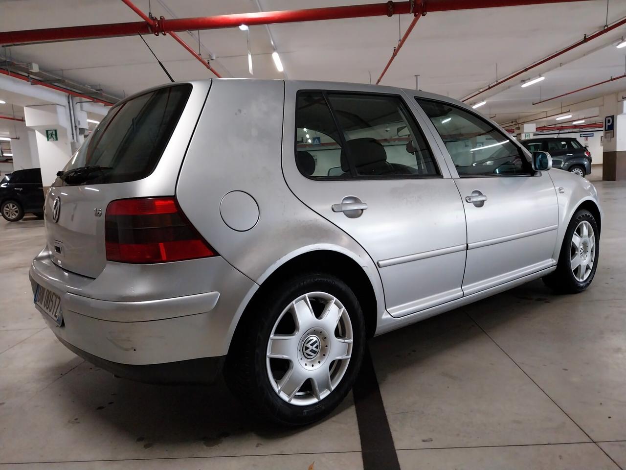 Volkswagen Golf 1.6 16V cat 5 porte Highline