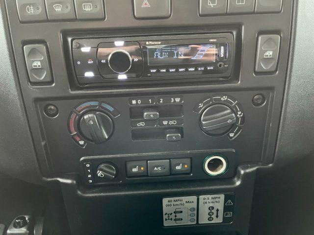 LAND ROVER Defender 90 2.4 TD4 Station Wagon SE N1 Autocarro