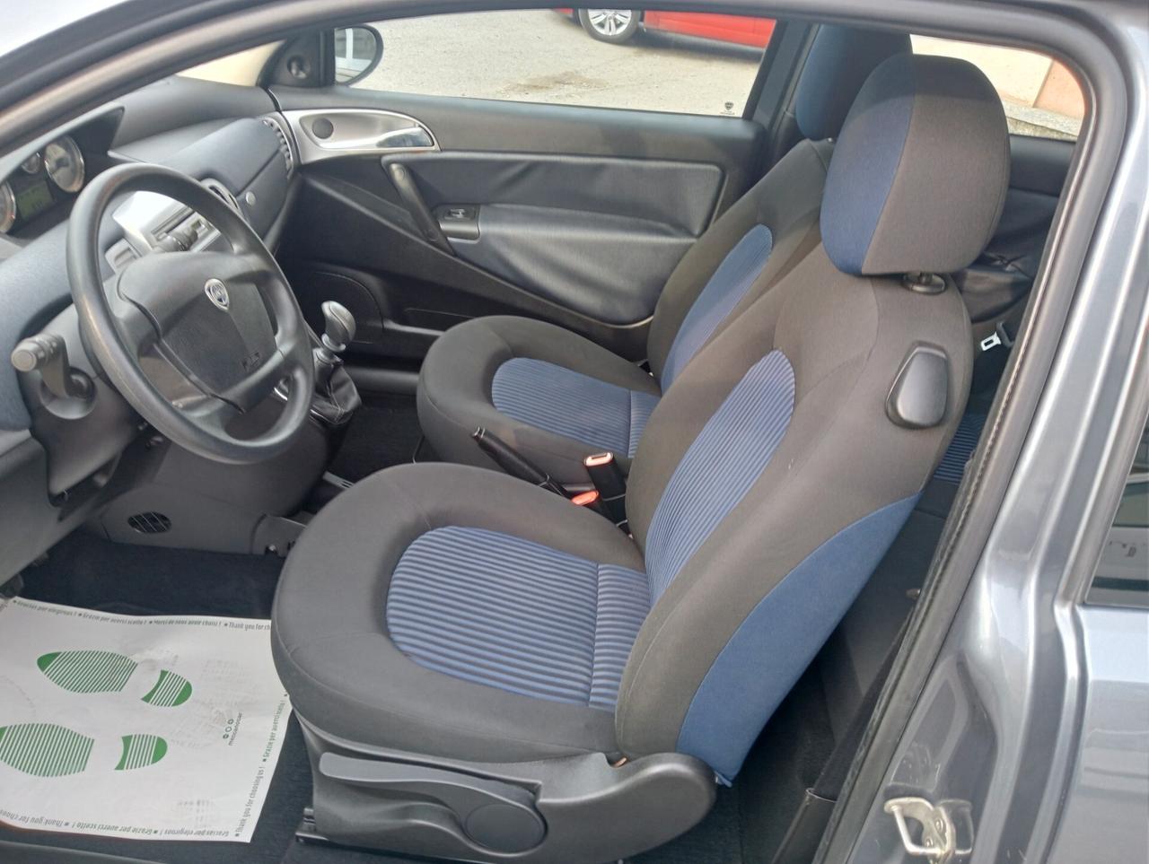 Lancia Ypsilon 1.2 Argento X Neopatentati