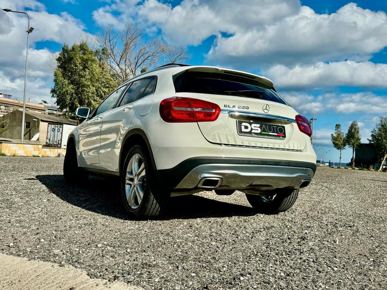 MERCEDES- BENZ GLA 220 D 4MATIC SPORT TETTO