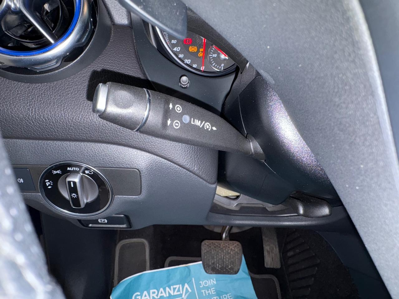 Mercedes GLA 180 1.6 benzina 122cv 2019 km 62000