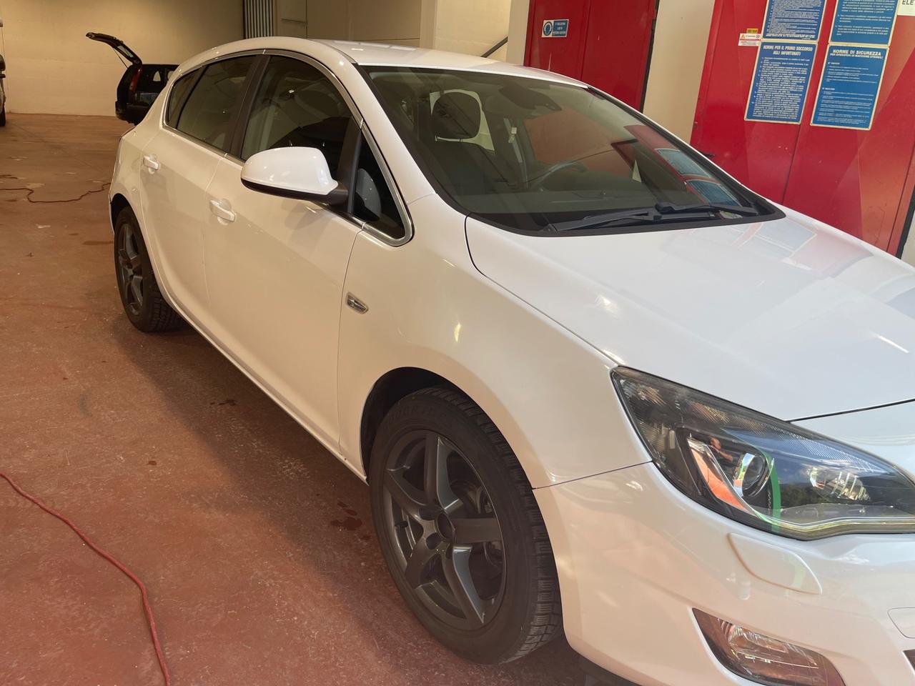 Opel Astra 1.6 Turbo 180CV 5 porte aut. Cosmo S