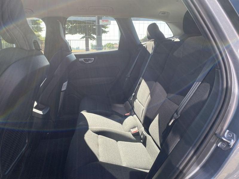 Volvo XC60 B4 (d) AWD Geartronic Business