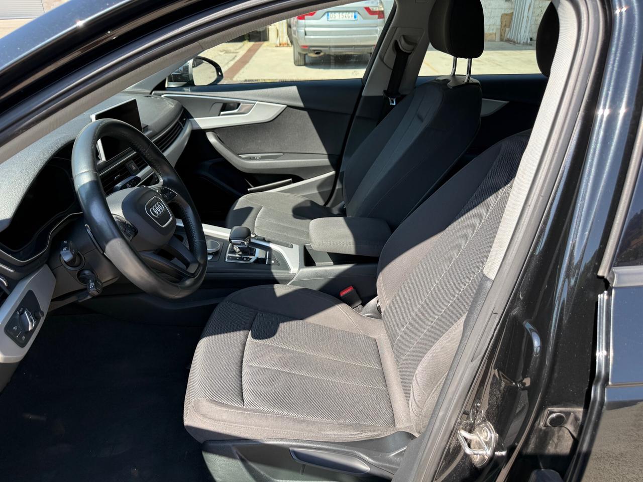 Audi A4 30 TDI S tronic Business
