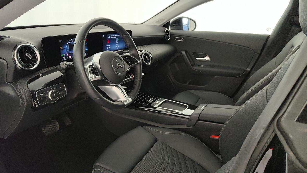 Mercedes-Benz CLA Shooting Brake 180 d Advanced auto