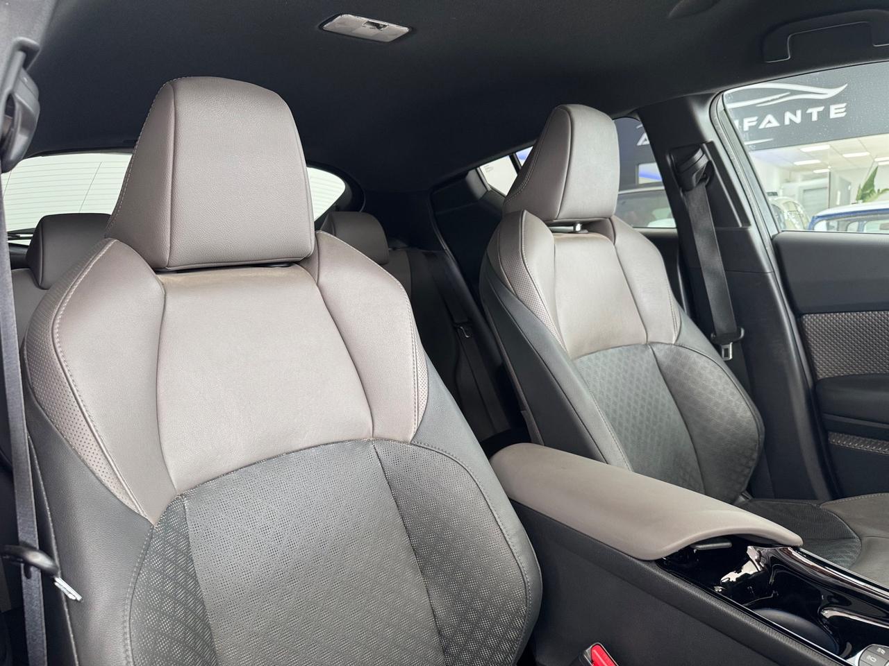 Toyota C-HR 2.0 Hybrid E-CVT Lounge