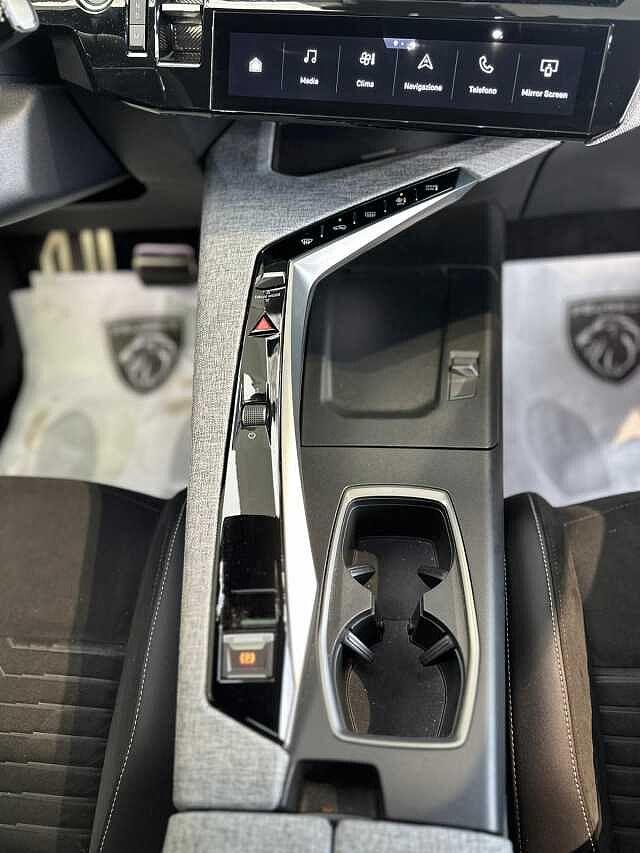 Peugeot 5008 Hybrid 136 e-DCS6 GT