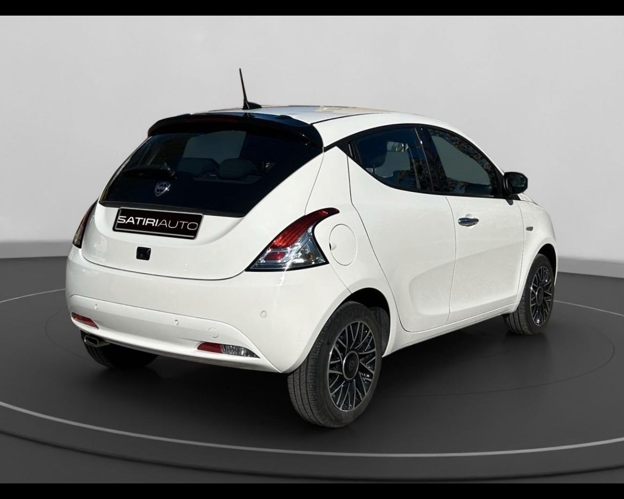 LANCIA Ypsilon III 2021 - Ypsilon 1.0 firefly hybrid Platino s&s 70cv