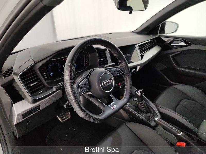Audi A1 A1 SPB 40 TFSI S tronic Identity Black