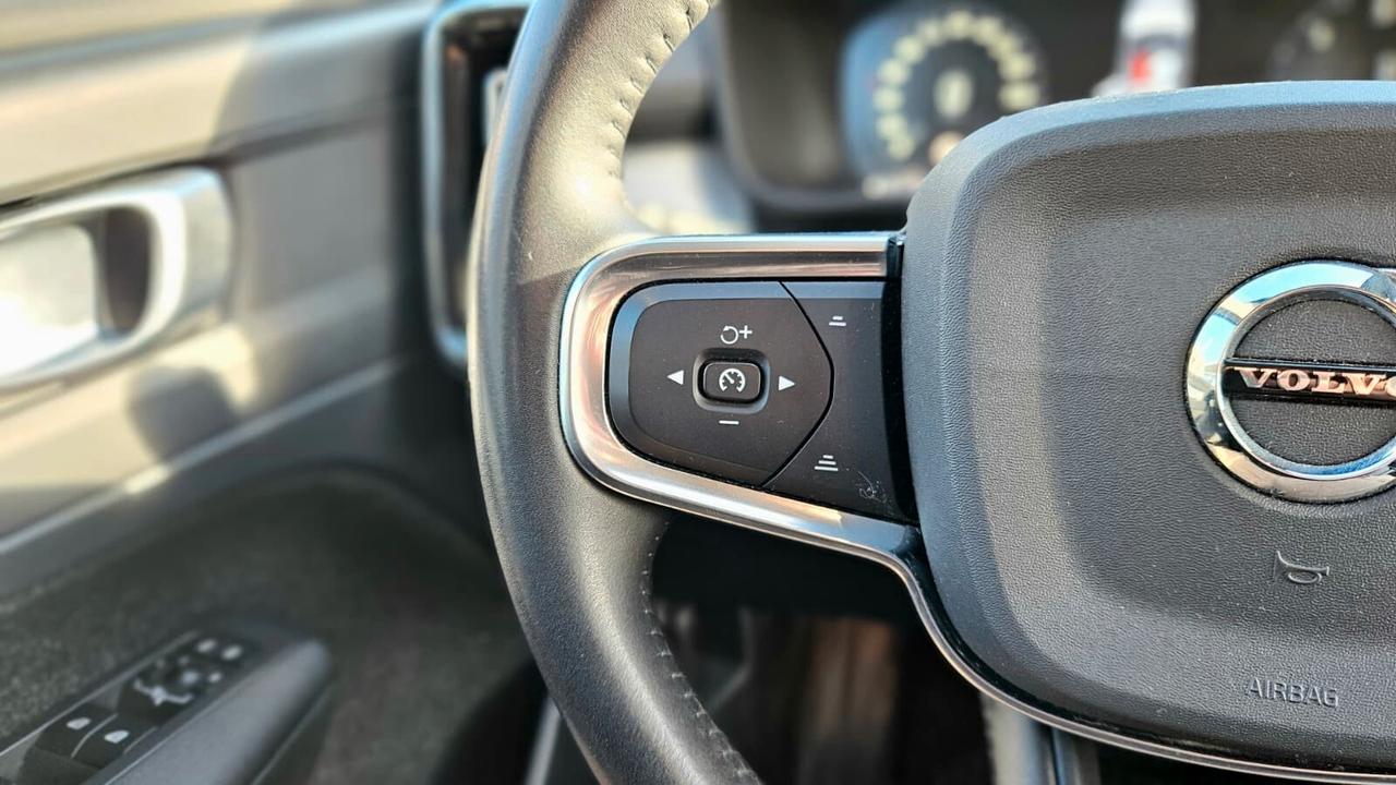 Volvo XC40 D3 AWD Geartronic Momentum