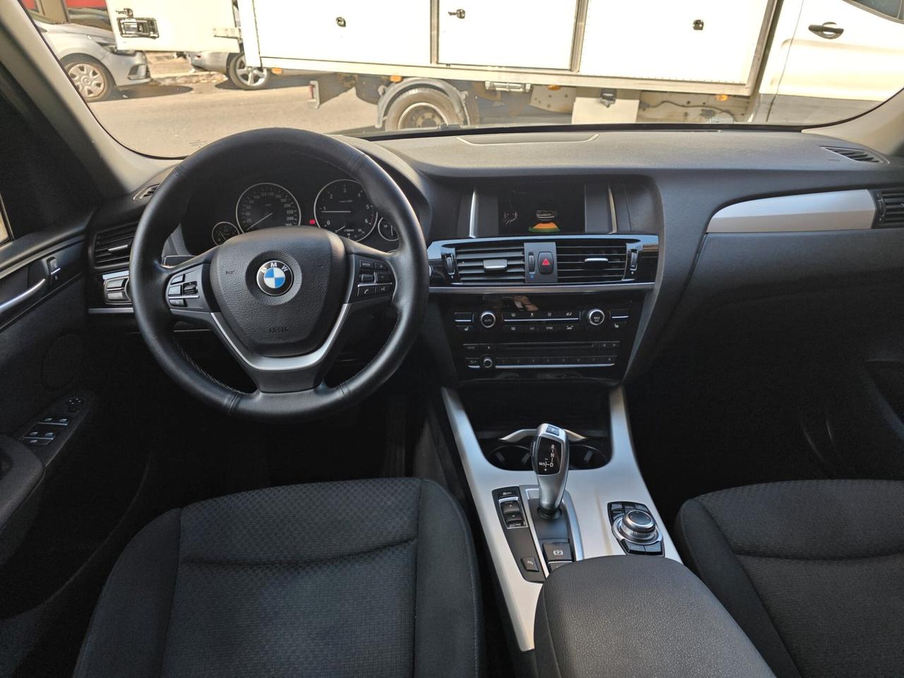 BMW X3 SDRIVE18D 2.0 - 150CV - GANCIO TRAINO