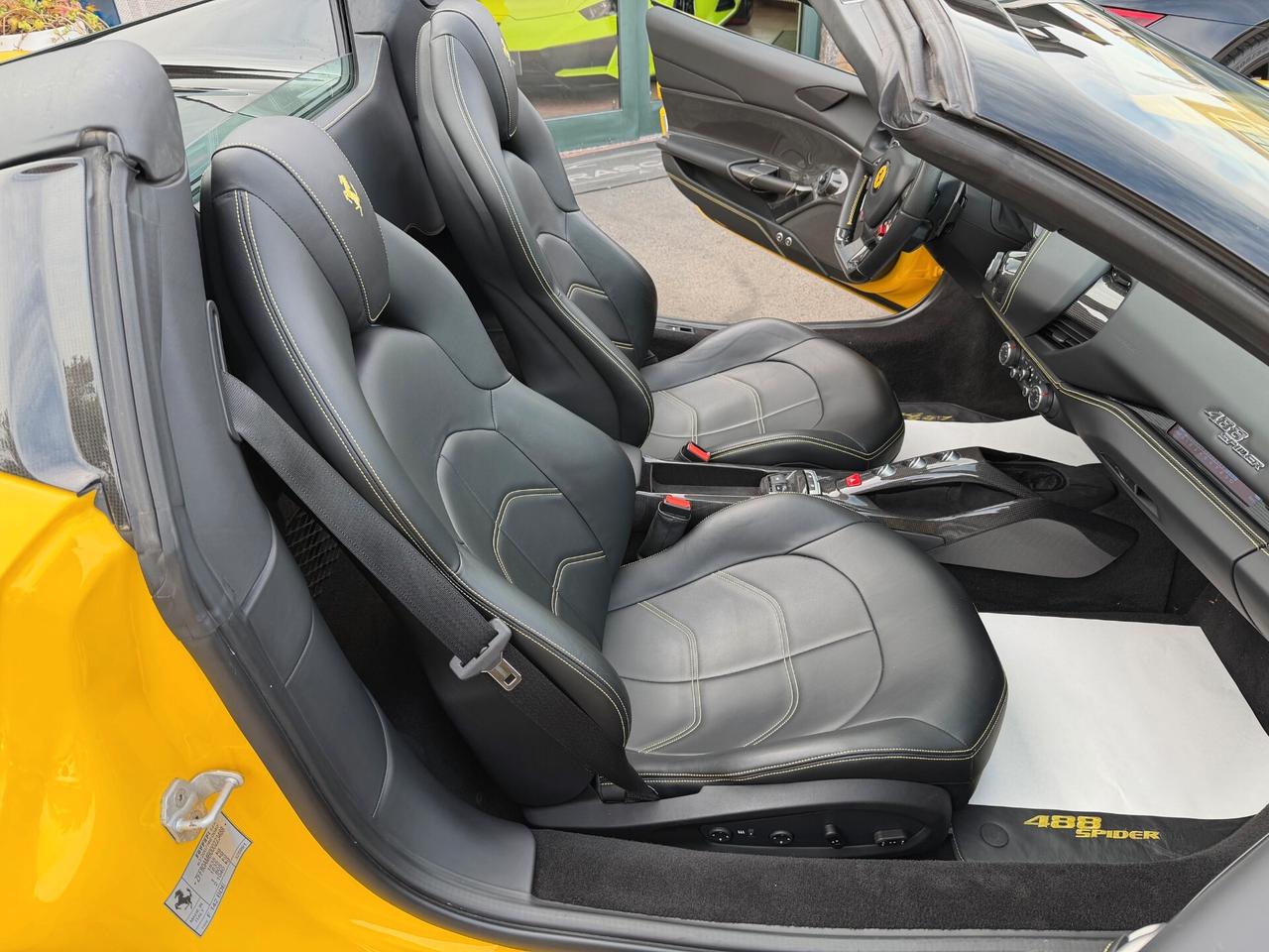 Ferrari 488 Spider/pack carbonio/lift/dispaly passeggero/unica!!!!