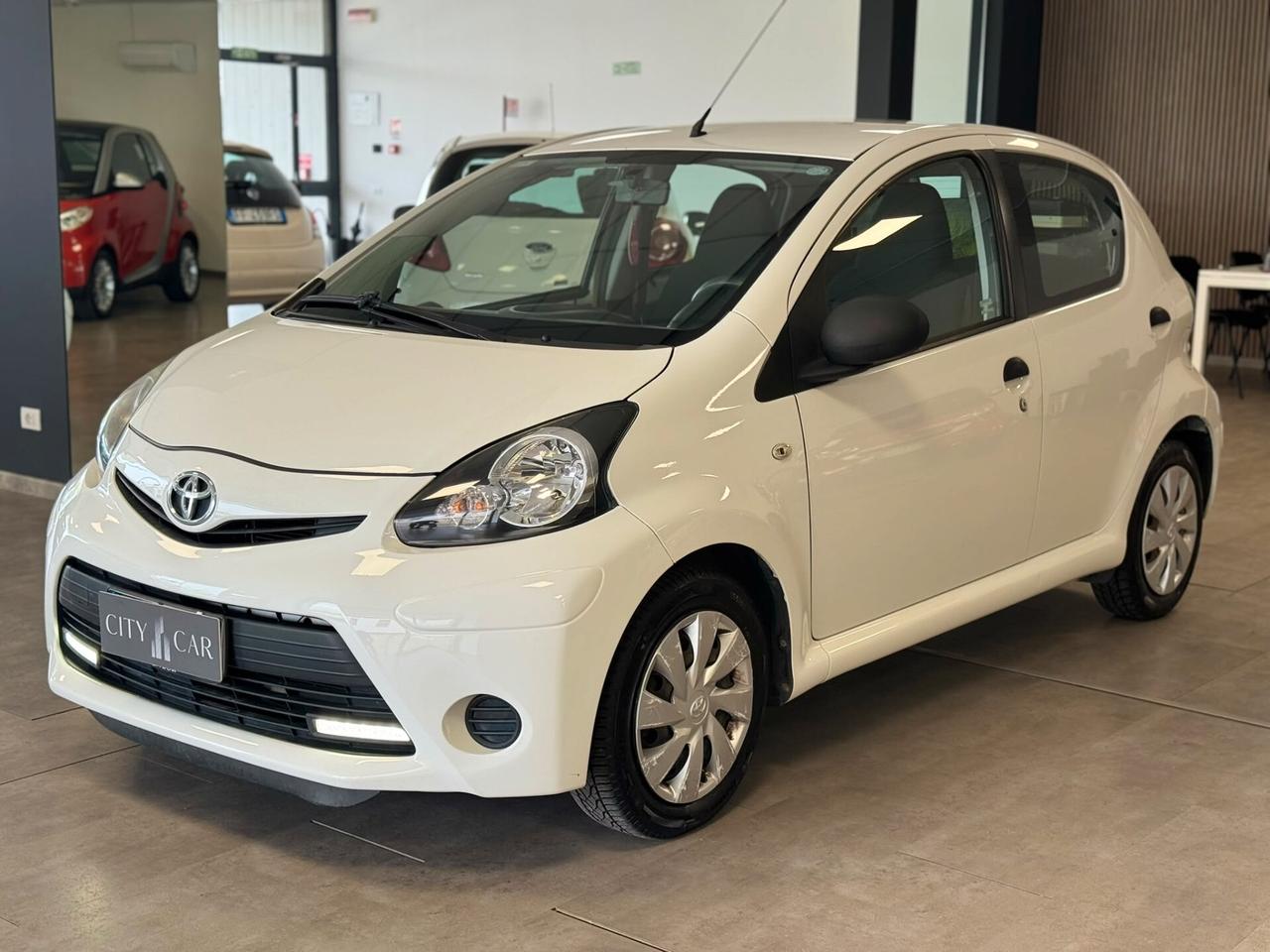 Toyota Aygo 1.0 12V VVT-i 5 porte Lounge Connect