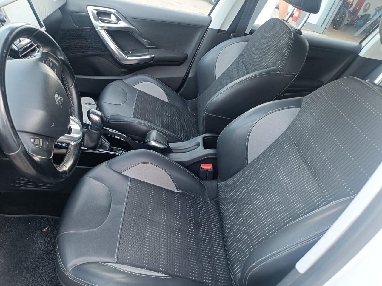 Peugeot 2008 BlueHDi 100 Black Matt