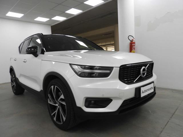 VOLVO XC40 T4