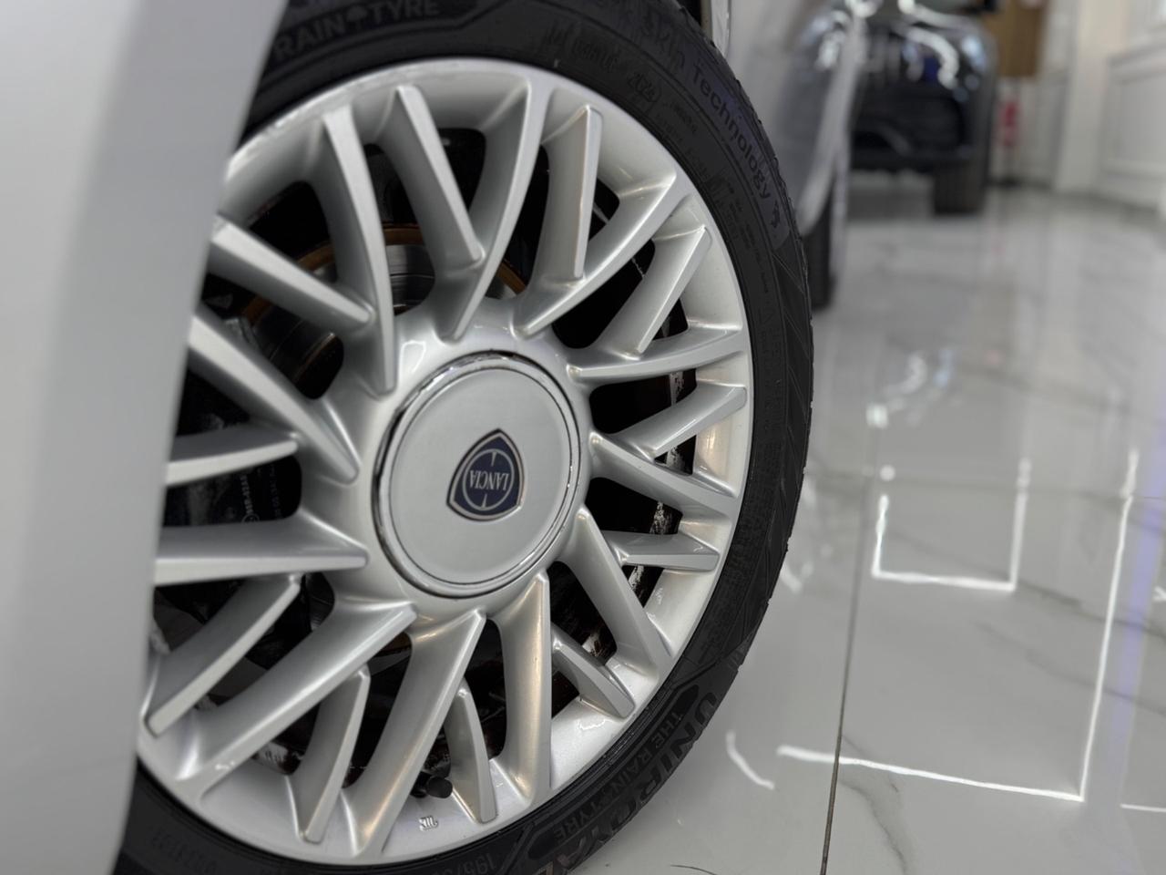 Lancia Ypsilon 1.2 69Cv Platinum Full Optional