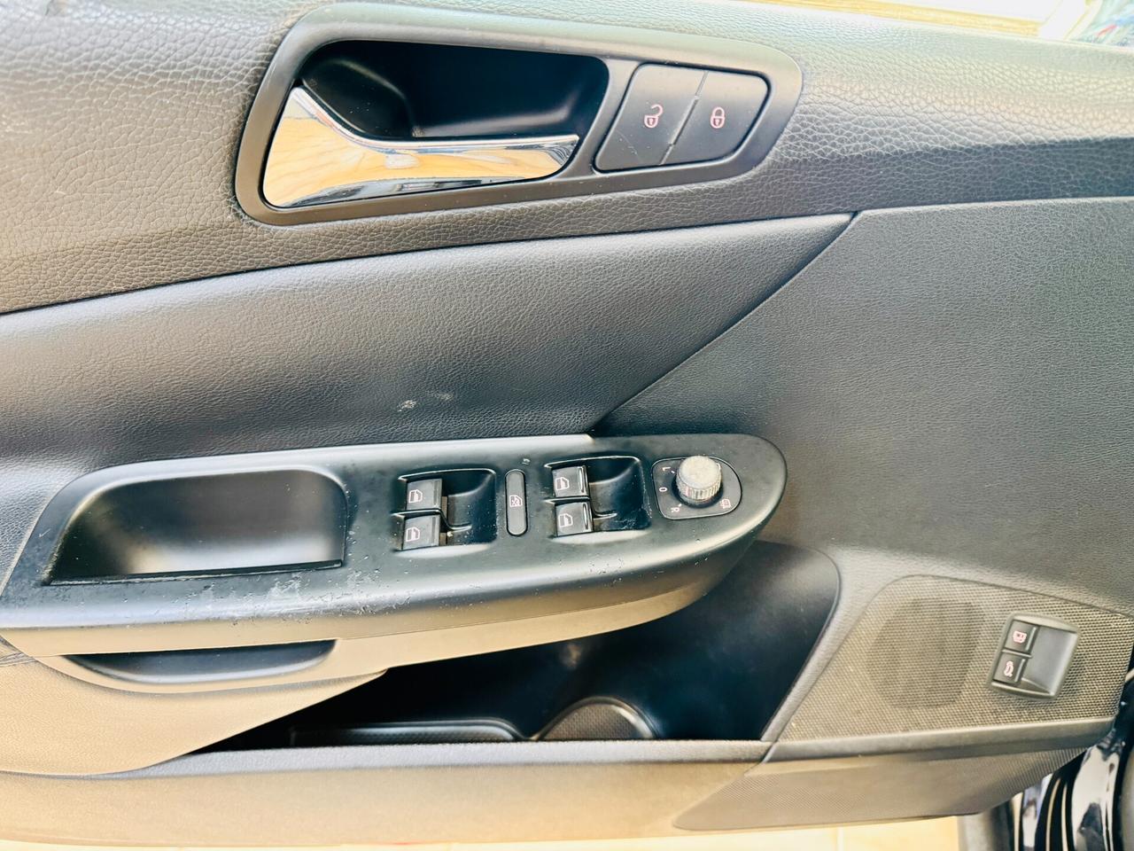 Volkswagen Passat 2.0 TDI 140CV - Touch/Distrib. Nuova/Sedil.Riscald