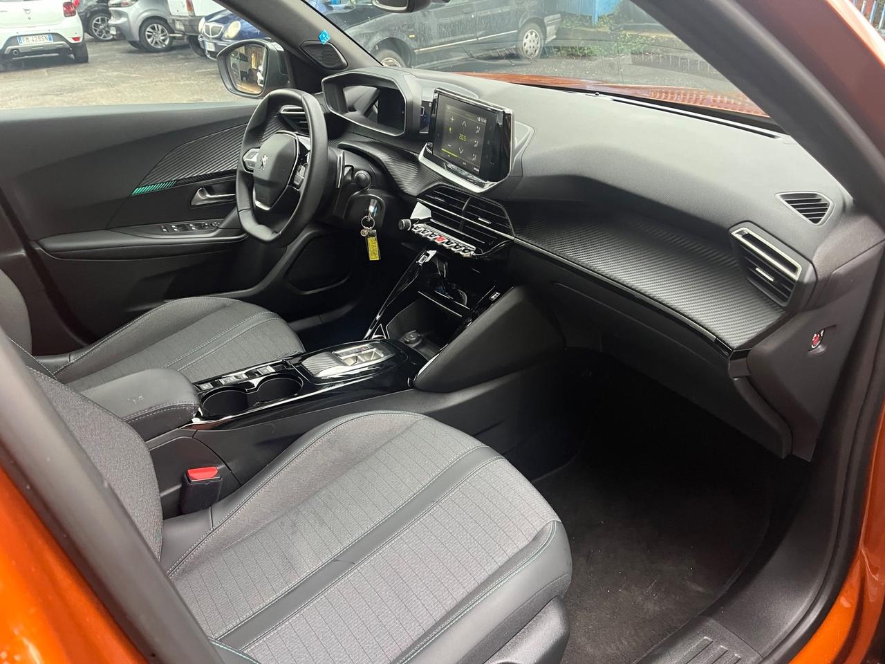 Peugeot 2008 BlueHDi 130 EAT8 Allure-Km101000-