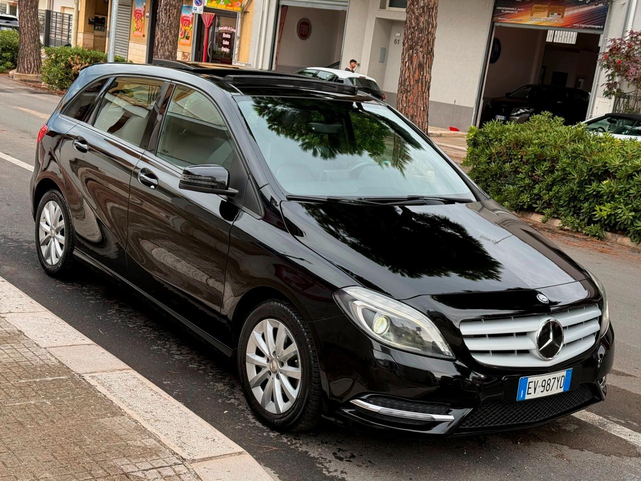 MercedesBenz B 180 CDI *TETTO *PELLE TOTALE - 2014