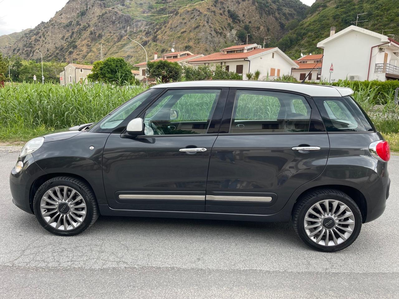 Fiat 500L 1.6 Multijet 120 CV (DOMMYcars)