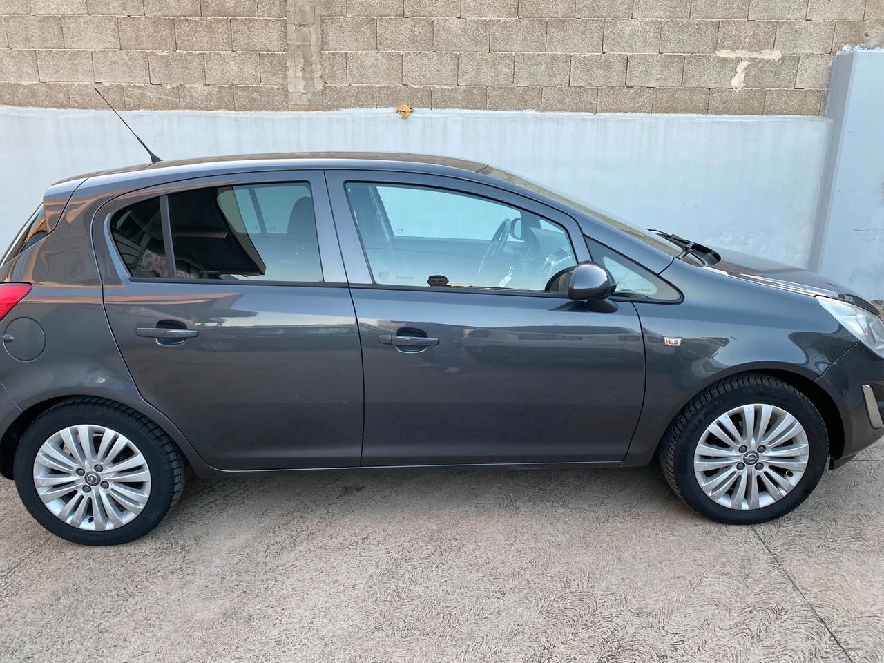 Opel Corsa 1.2 benzina 86cv | 2012