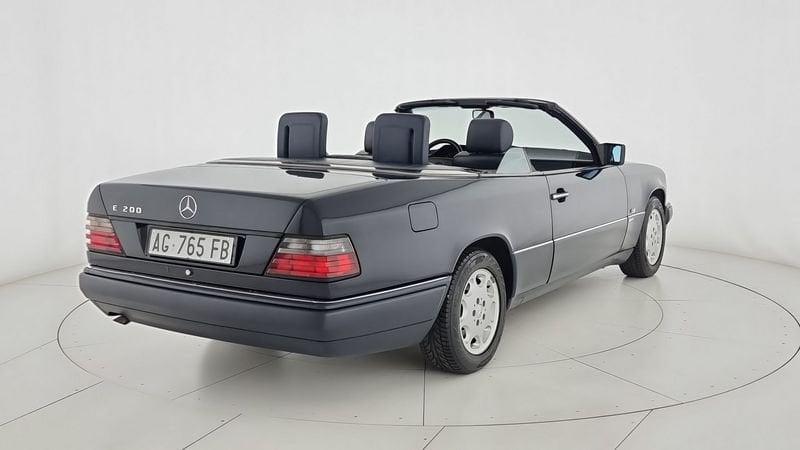 Mercedes-Benz Serie E E 200 cat Cabriolet ASI