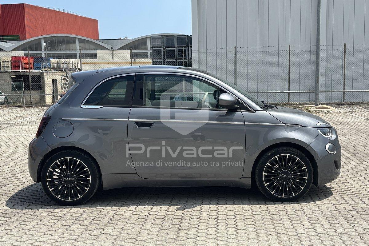 FIAT 500e Berlina 42 kWh La Prima
