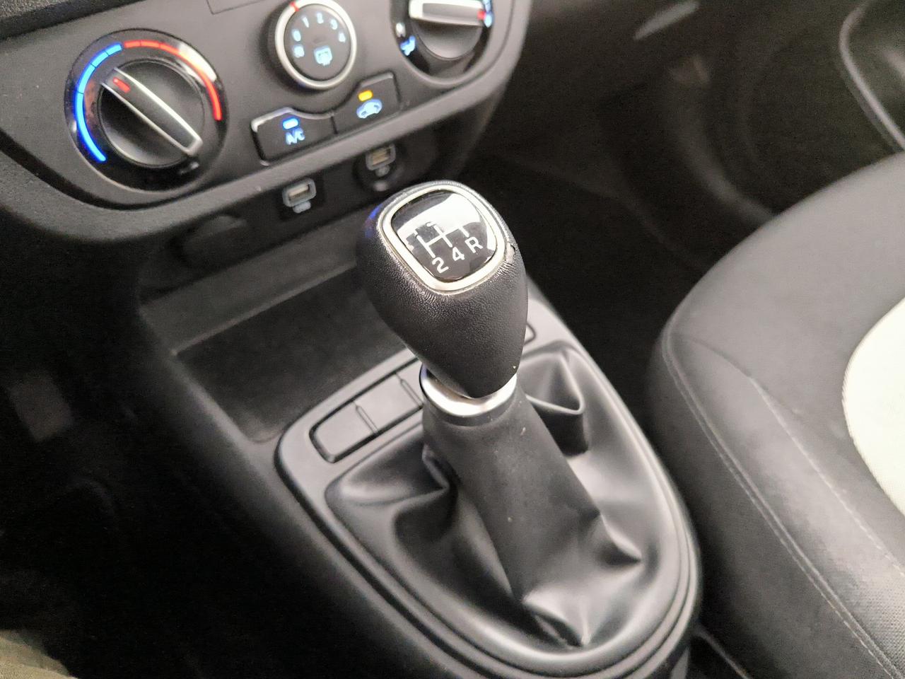 Hyundai i10 5p 1.0 x-play 72cv