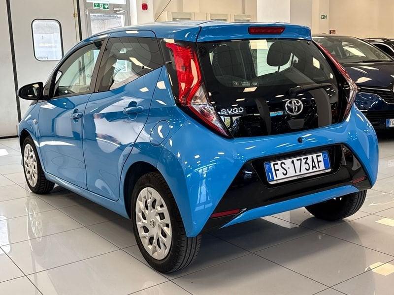 Toyota Aygo 1.0 VVT-i x-play MMT