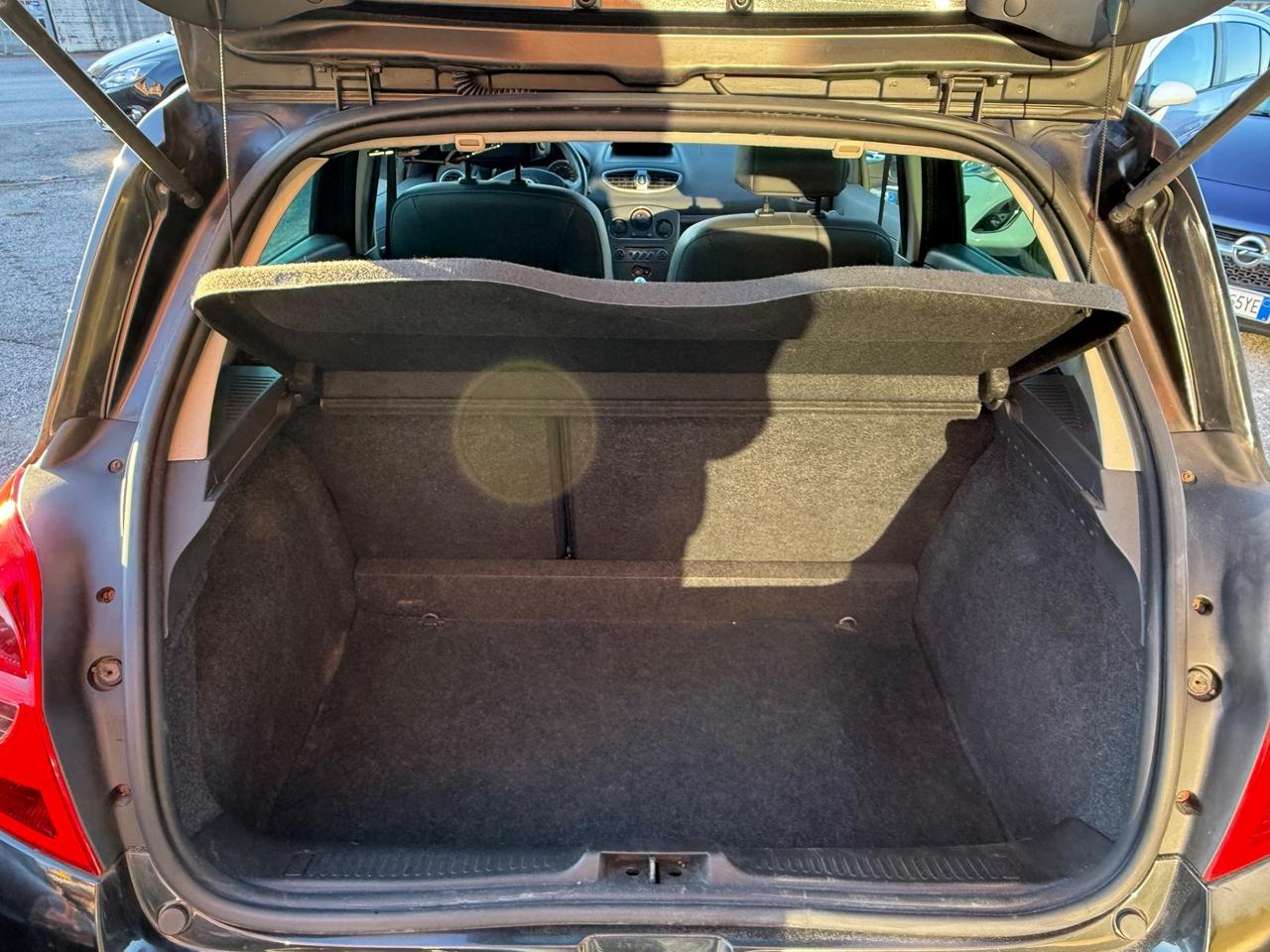 Renault Clio 1.2 16V 5 porte Le Iene