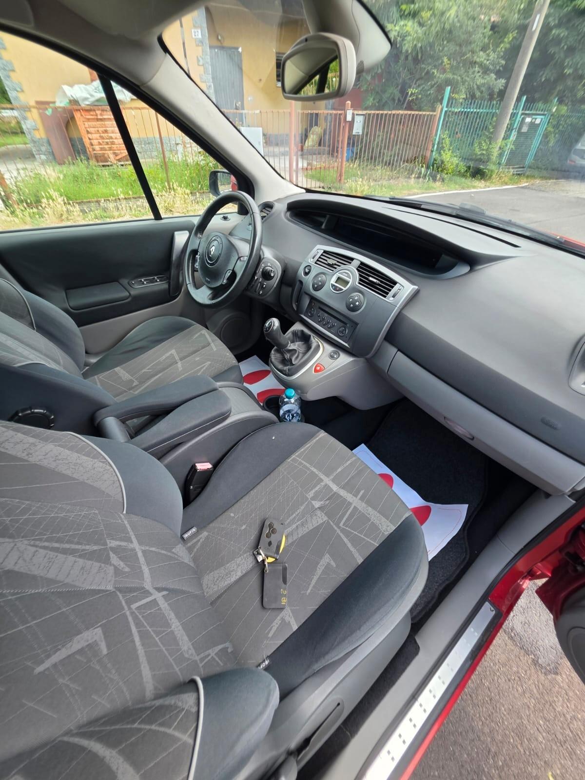 Renault Scenic Grand Scénic 1.6 16V Luxe Dynamique